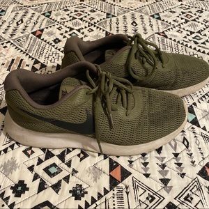 👻 3 for $20 Men’s Nike Tanjun